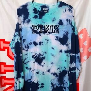 PINK Victoria's Secret HTF Tye Dye Long Sleeve Size Large NWOT 💙